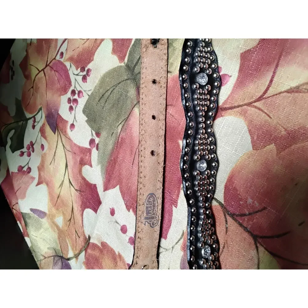 Justin Ladies Size 30 Silver and Black Belt style number C20373 1 1/4